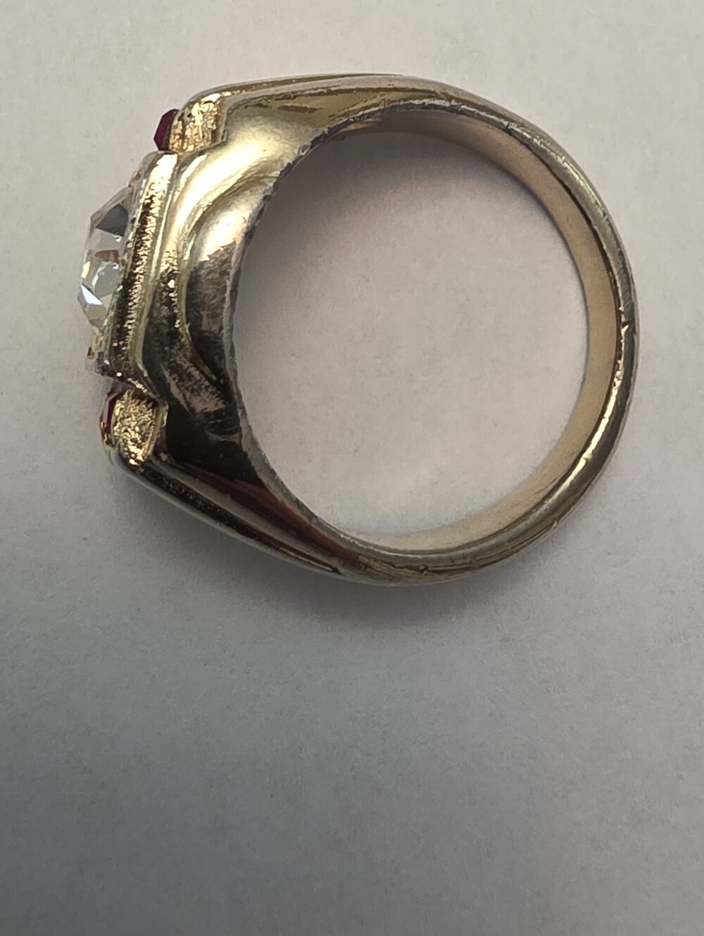 Vintage Light Colored Gold Toned Men's Ring With Clear And Red Stones - Picture 13 of 14